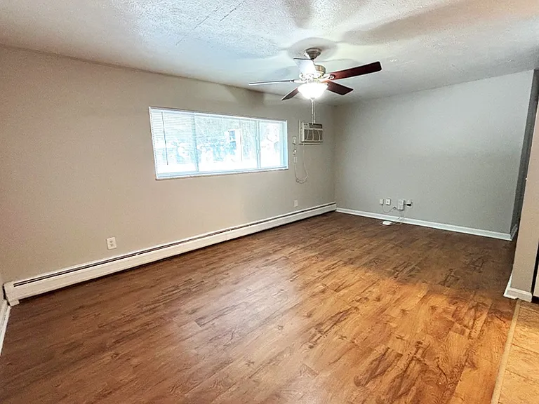 550 Lowell Ave — Photo 33