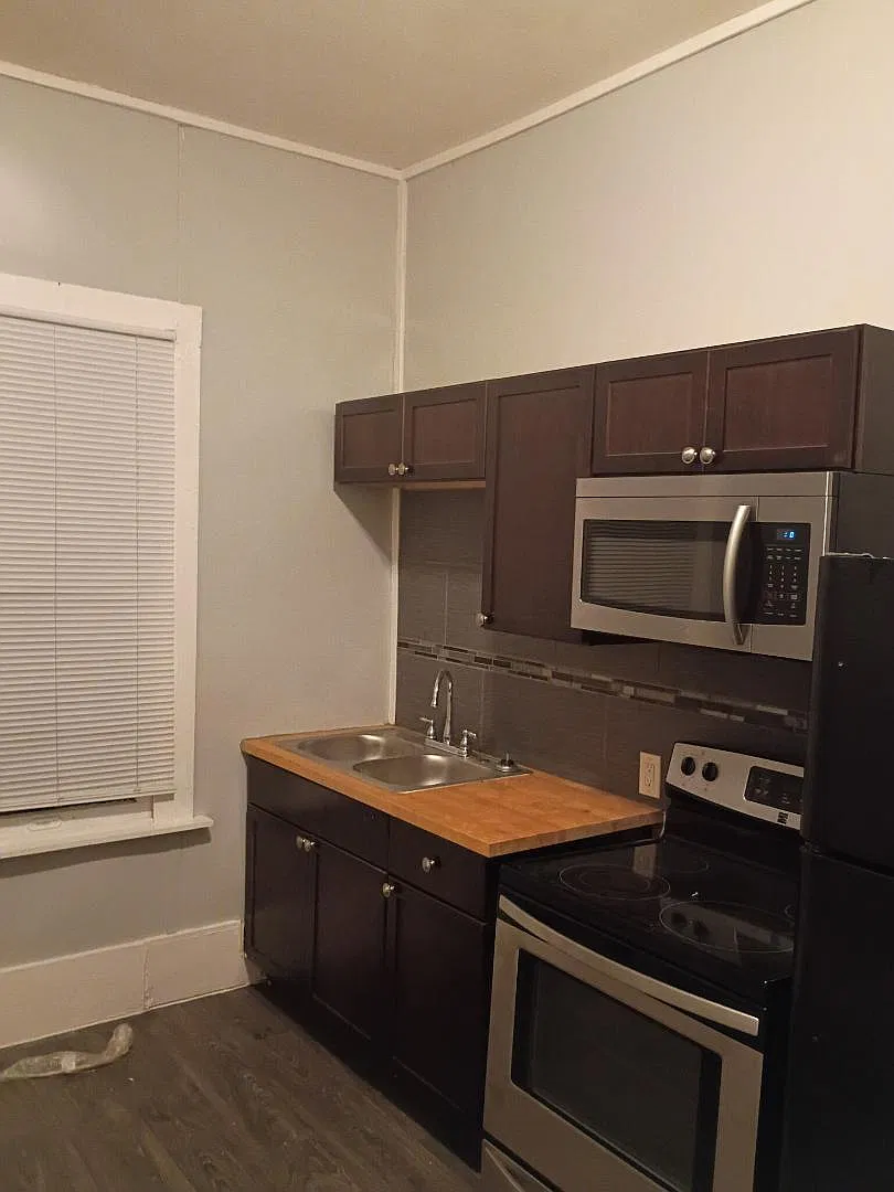 519 Hammond Ave - 1 — Photo 1