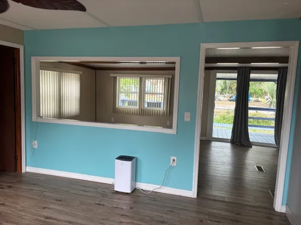 7292 Arbordale Dr, Weeki Wachee, FL 34607