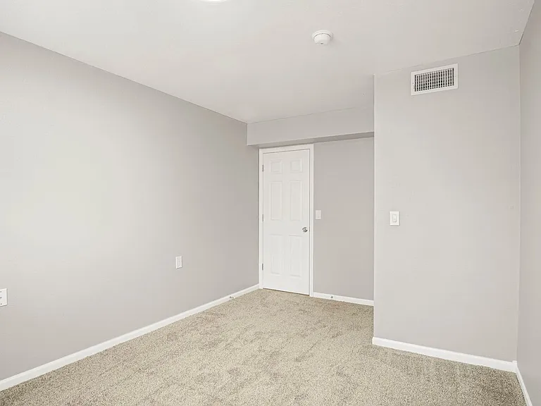 Cameron Villa — Photo 17