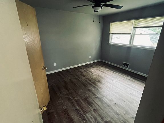 4th image of 508 Greenfield Rd APT 2