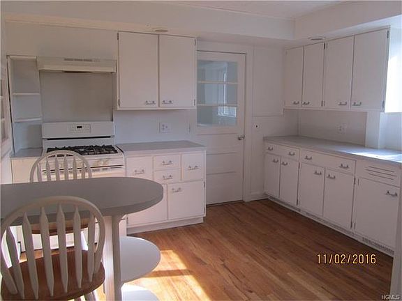 5th image of 14 Erie St