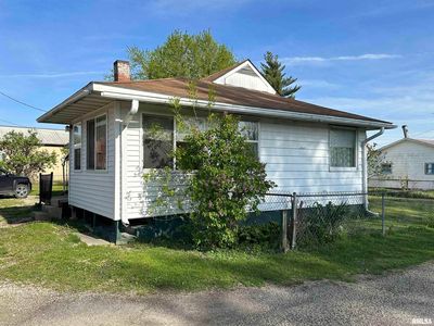 403 N College St, Saint David, IL, 61563
