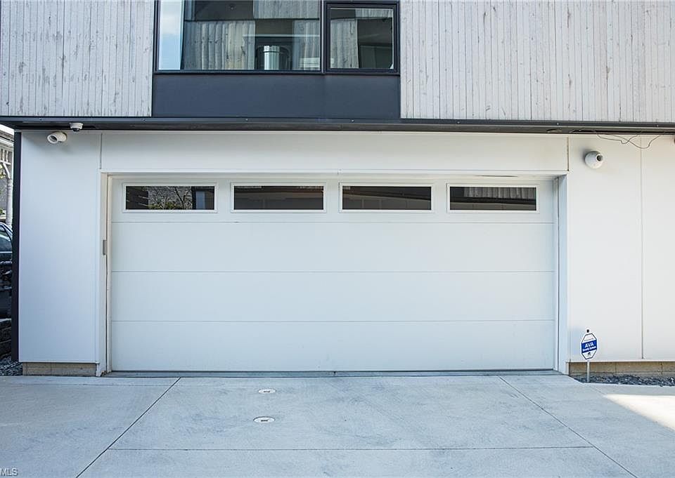 2nd image of 1009 Fairfield Ave