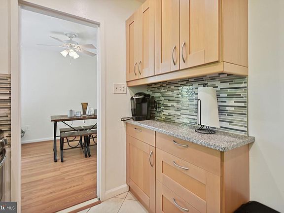 5th image of 10315 Montrose Ave APT 102