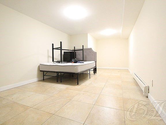 5th image of 353 Chauncey St APT 1B