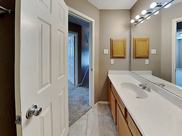 110 Meadow Ct — Photo 16