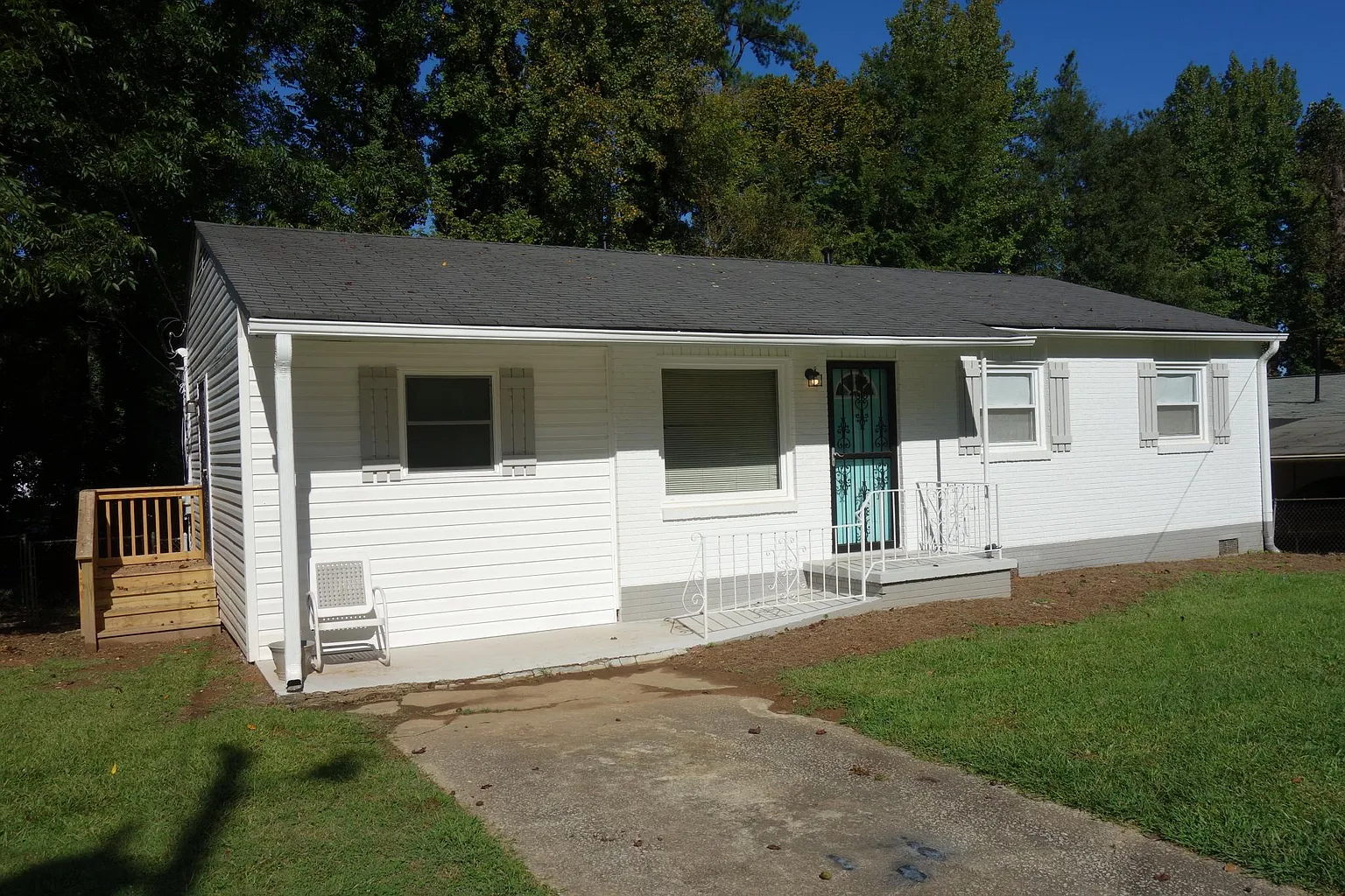 868 Amber Pl NW photo 1