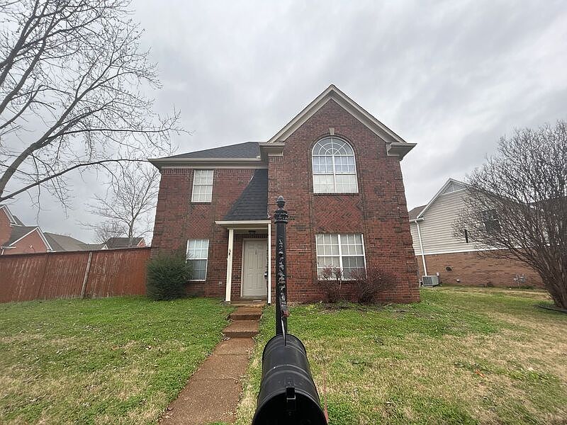 1st image of 765 Breeze Way