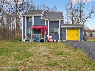 1070 Seven Nations Dr, Tobyhanna, PA 18466