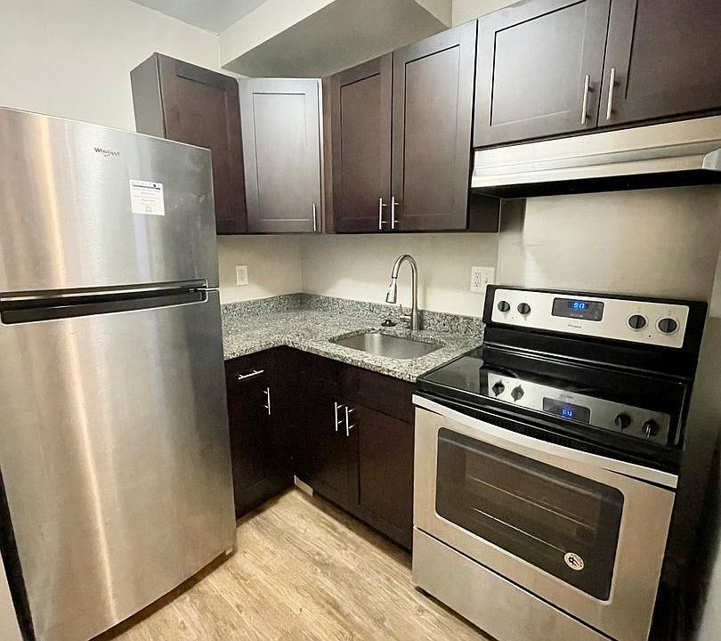 1st image of 500 W Franklin St #13875324