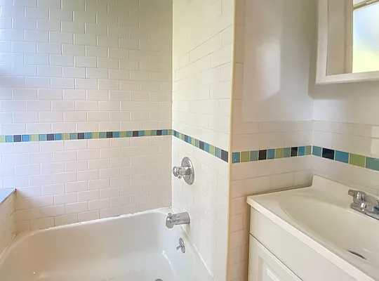 Rented by (Legacy) NY Quality Living Uptown | media 10