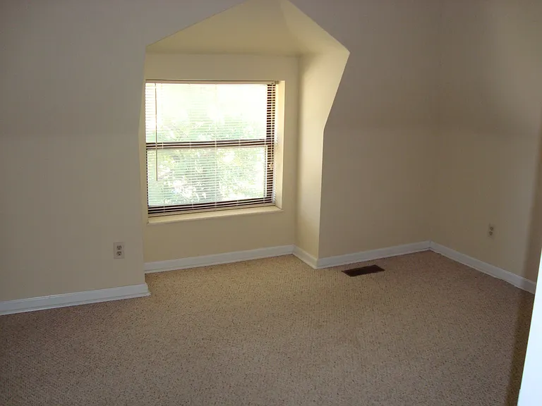 4390 McPherson Ave — Photo 16