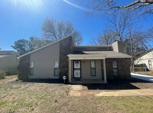 871 Charter Oak Dr, Southaven, MS 38671
