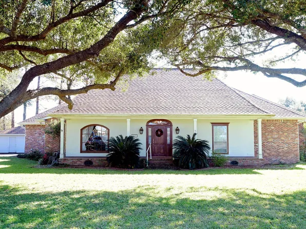 103 Thoroughbred Park Dr, Thibodaux, LA 70301