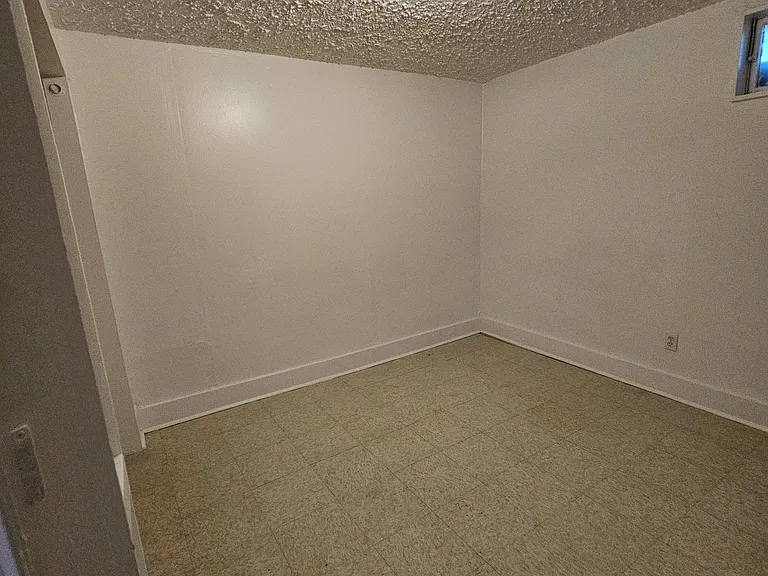 634 E Meade St — Photo 17
