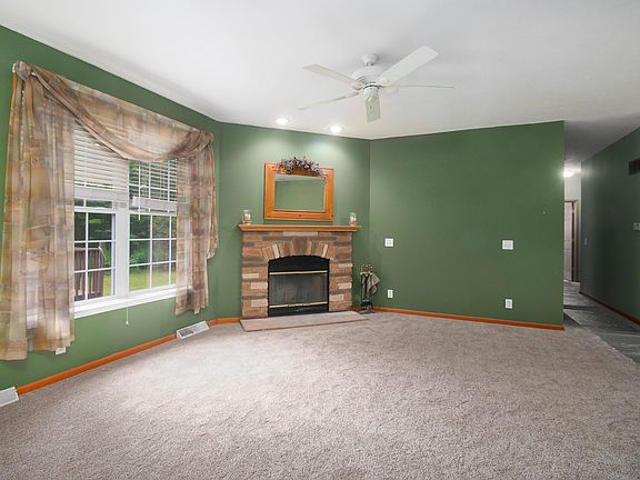 2nd image of 993 23rd St