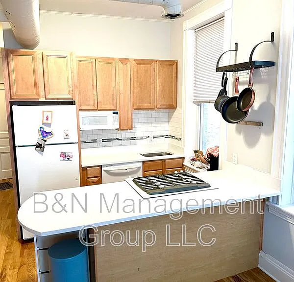 2337 N Janssen Ave #2F — Photo 3