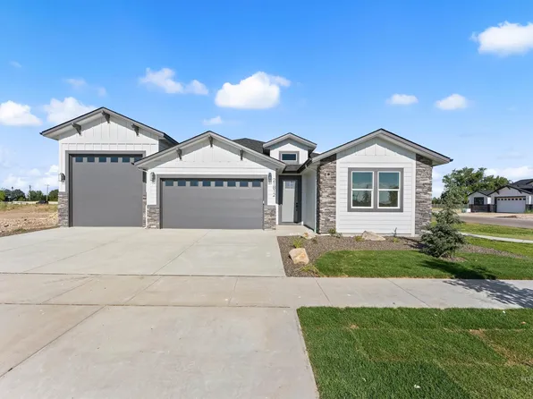 21812 Akira Ave, Star, ID 83669
