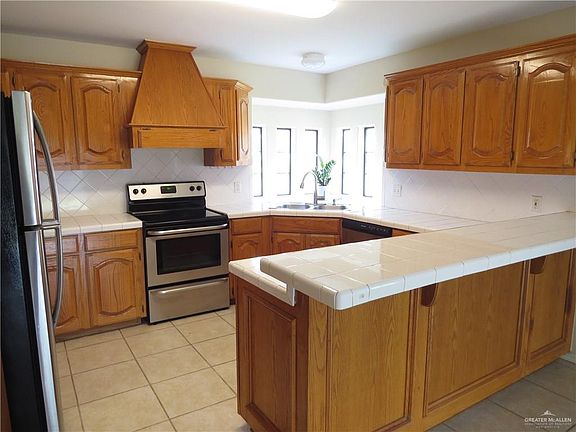 4th image of 2029 Baylor Ave