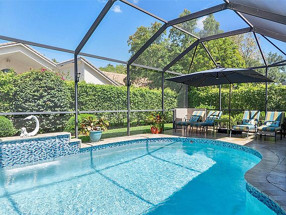 2nd image of 2118 Pinehurst Way