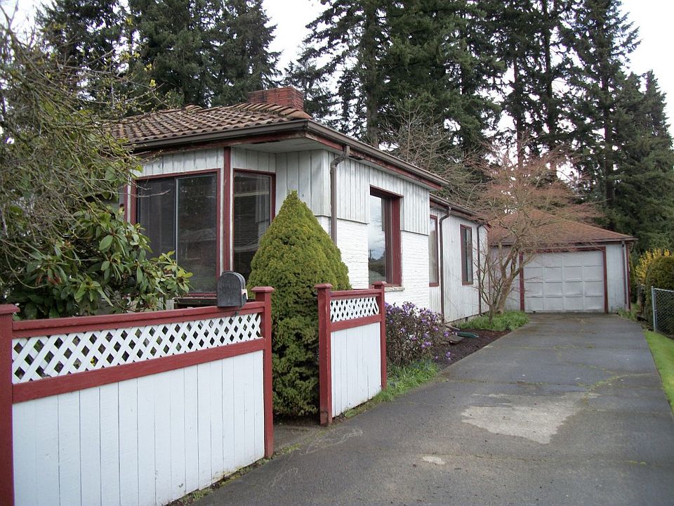 1st image of 944 Woodlawn Ave