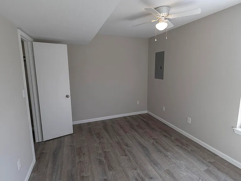 5307 Currituck Ln — Photo 9