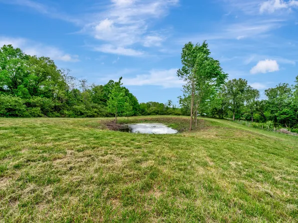 810 Pond Rd, Dickson, TN 37055