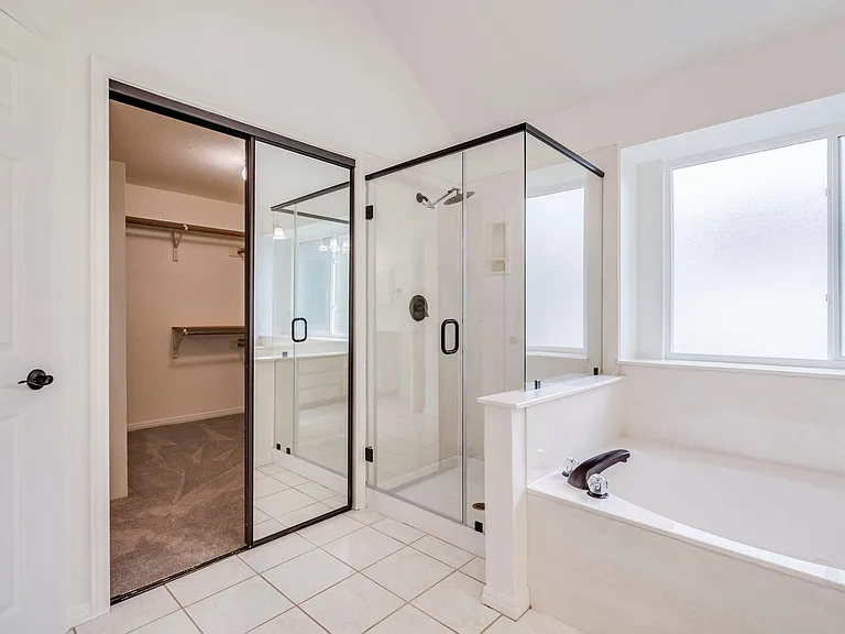 6318 Zadock Woods Dr — Photo 23