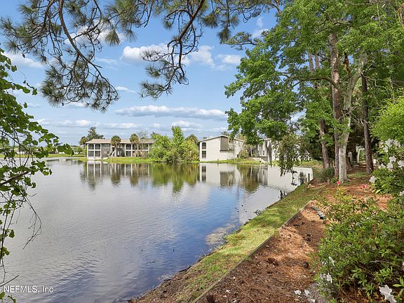 3rd image of 8118 BAYMEADOWS Circle E #17