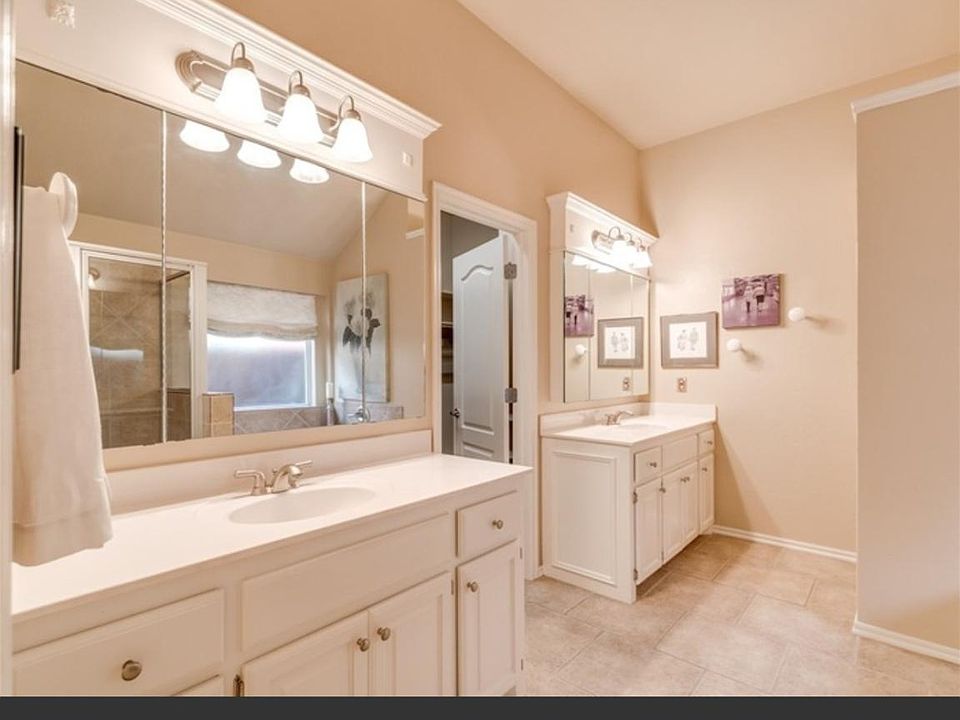 2nd image of 3007 Ladybank Ln