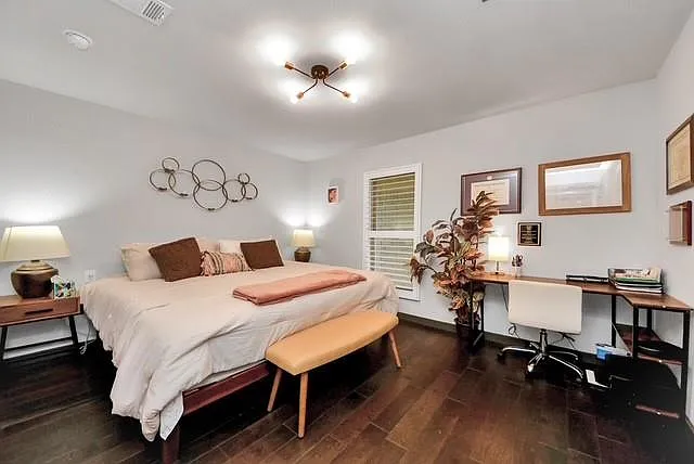 1410 Hyde Park Blvd #203 — Photo 14
