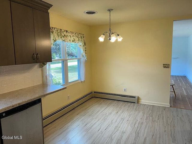 4th image of 4 Ronald Drive