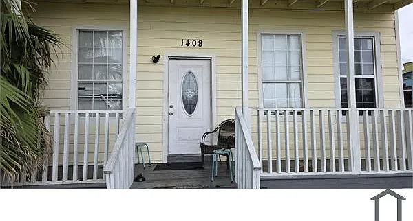 1408 Strand St #C — Photo 1