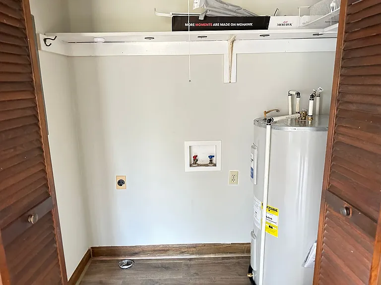 209 Oak Forest Dr — Photo 17