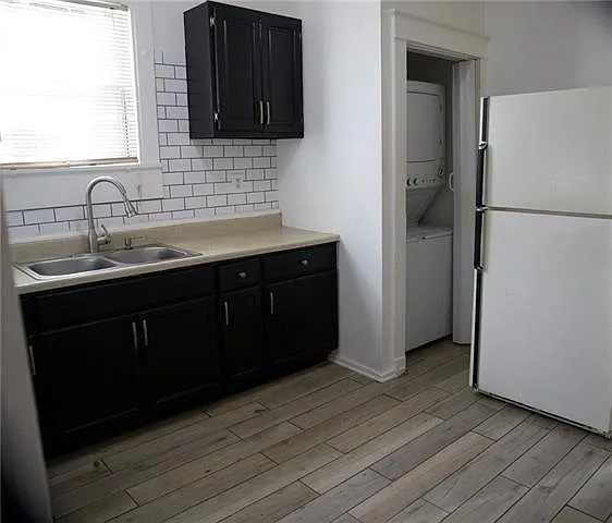 2 bed, 1.0 bath, 865 sqft, $1,050 — Photo 2