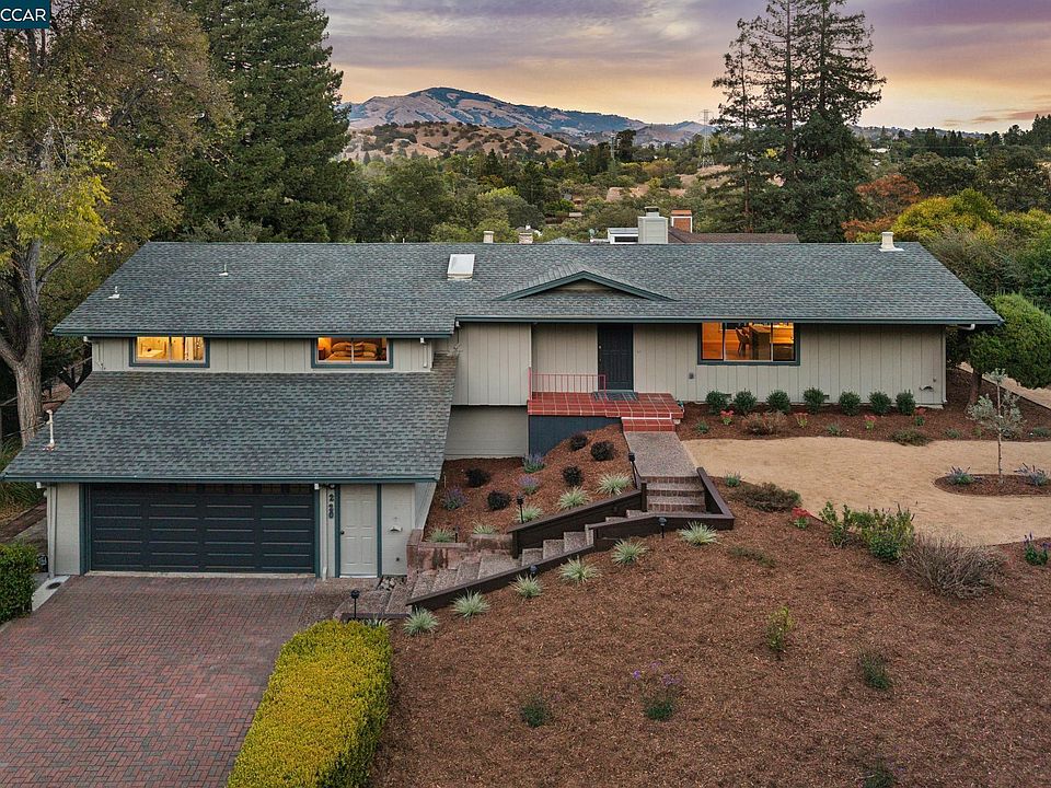 1st image of 220 Grover Ln