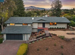 220 Grover Ln, Walnut Creek, CA 94596