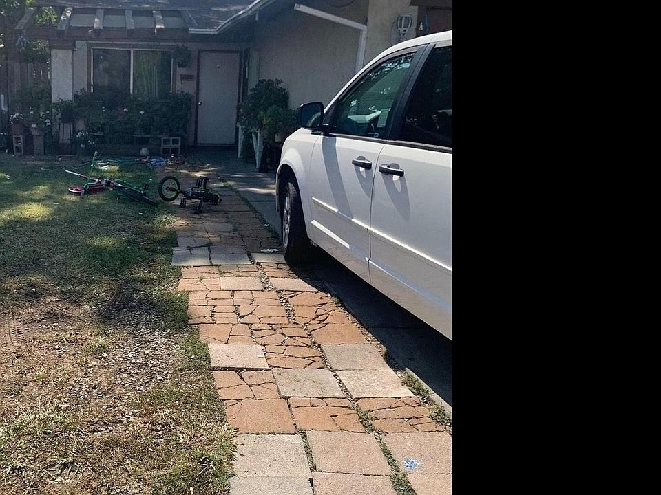 1st image of A/b 1368 East Oak Ave