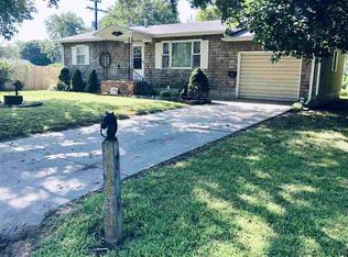 233 W Dexter St, Clay Center, KS 67432