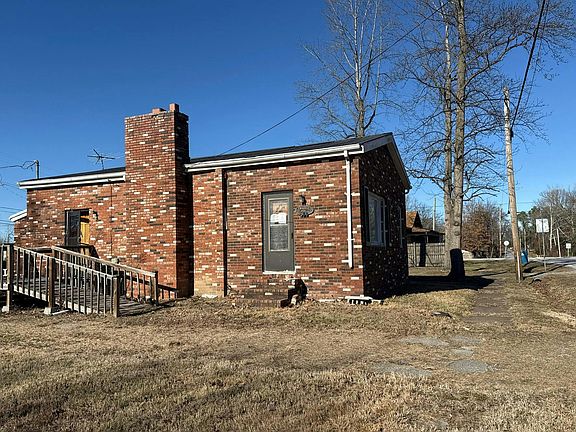 2nd image of 211 N Seba St