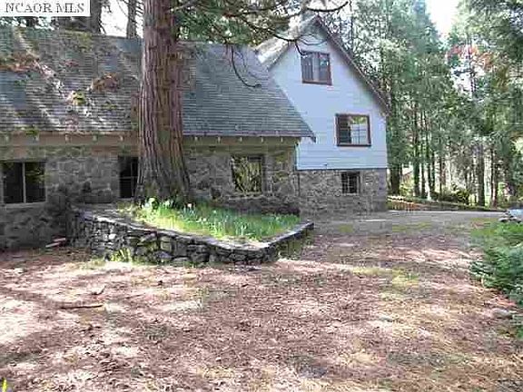 Side of freestanding garage