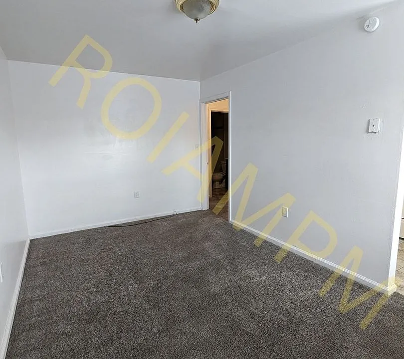 1160 S 4th Ave