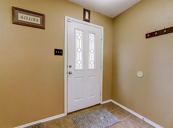 2nd image of 807 Honey Hollow Dr