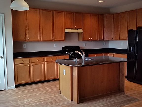 3rd image of 2509 James Madison Cir