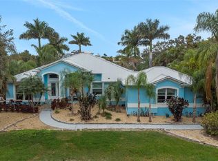 424 Island Cay Way, Apollo Beach, FL 33572