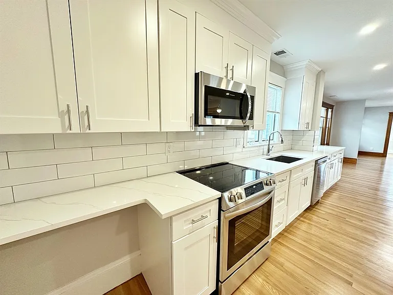 75 Governor Winthrop Rd — Photo 5