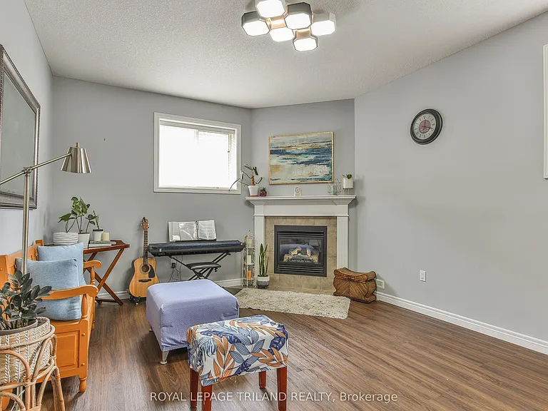 41 Owen Ct — Photo 32
