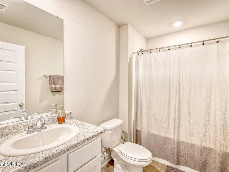 6476 Eastland Cir — Photo 15