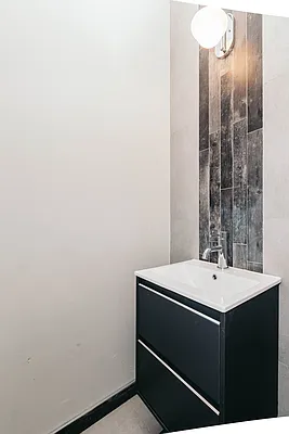 Rented by Nooklyn NYC LLC | media 25